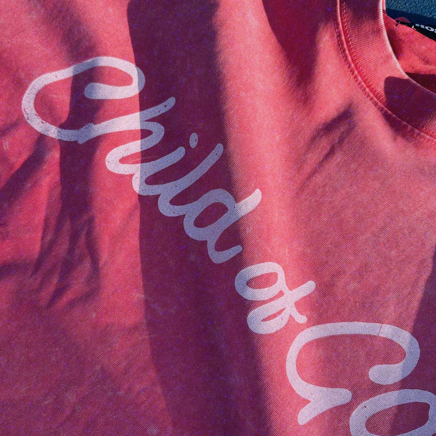 Playera "Child of God" Snow Washed | Hosanna